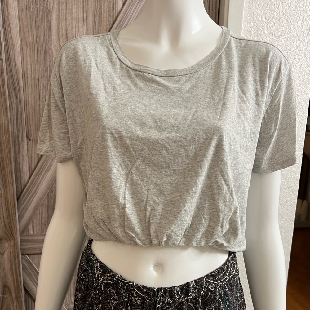 Abound Gray Cropped T-shirt size L